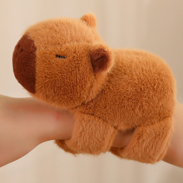 peluche abrazador capibara