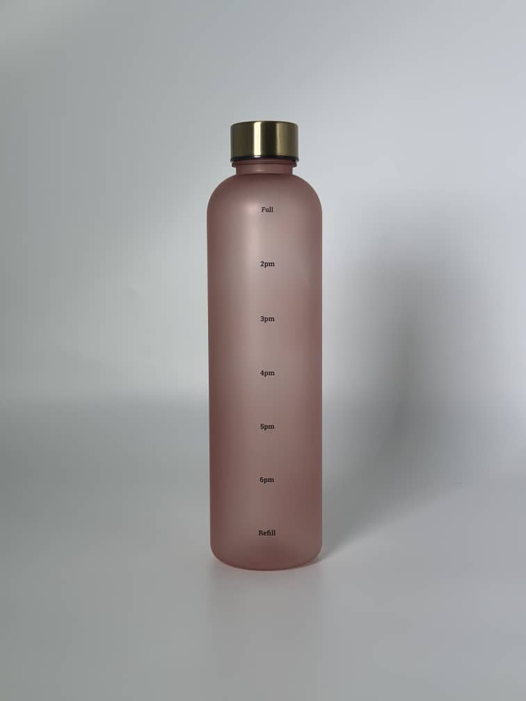 termo de agua con marcadores de tiempo para el agua