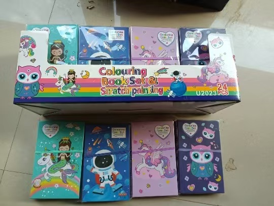 Juego De Libros Para Colorear Con 16 Lápices De Colores.