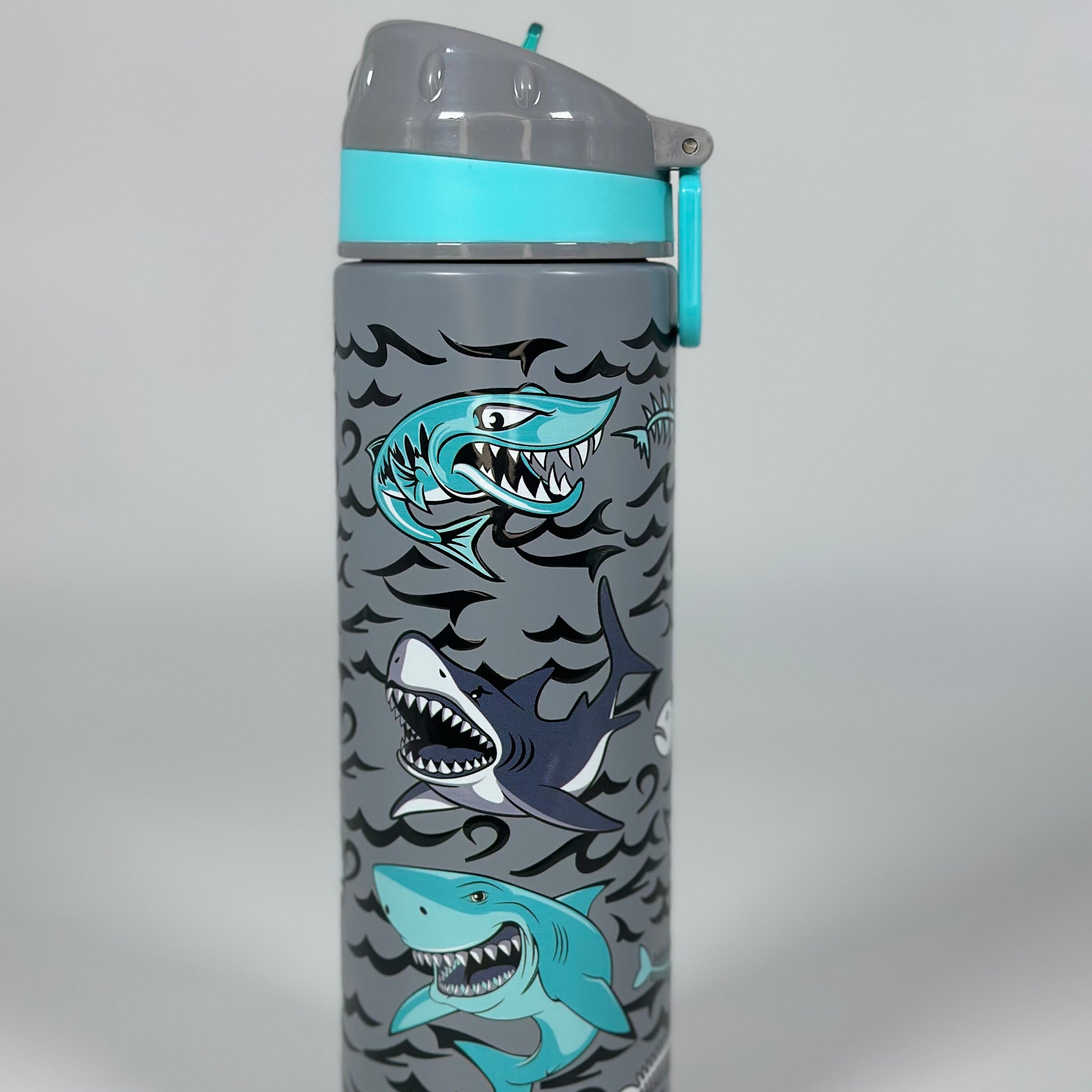 Termo de tiburón con 540 ml