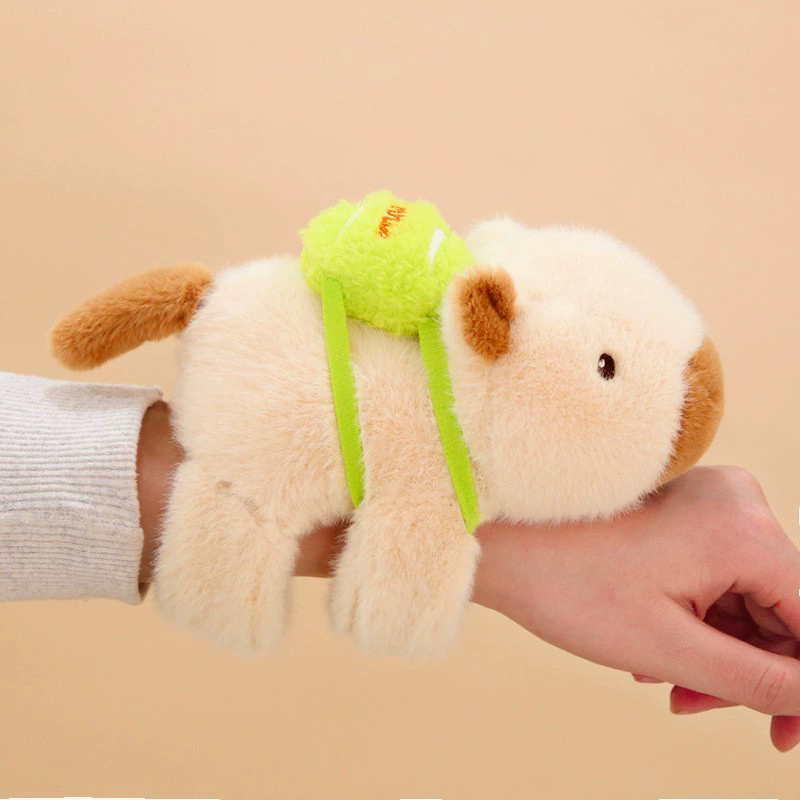 peluche abrazador capibara